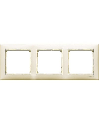 Рамка Valena 3 поста LEGRAND 774353 в Йошкар-Оле Аксессуары для кабель-канала Pintop.ru